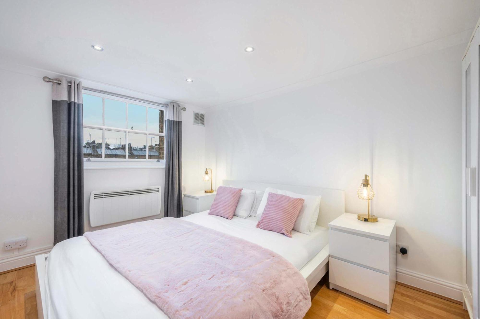 Apartment Above & Beyond - Fitzrovia - By Frankie Says *