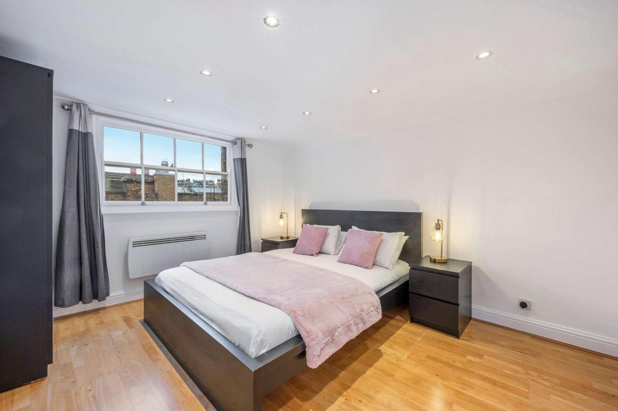 Apartment Above & Beyond - Fitzrovia - By Frankie Says *